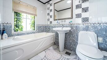 Gangneung Pension Sea and - Pet Friendly