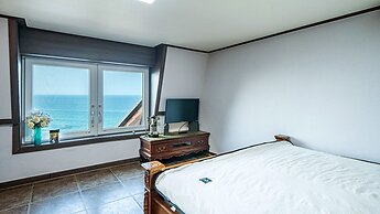 Gangneung Pension Sea and - Pet Friendly