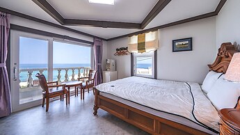 Gangneung Pension Sea and - Pet Friendly