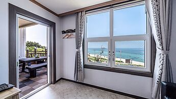 Gangneung Pension Sea and - Pet Friendly