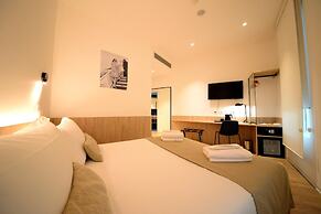 Air Rooms Rome Airport by HelloSky