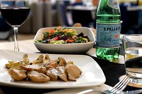 Air Rooms Rome Airport by HelloSky