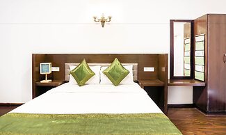 Treebo Skydale Inn & Suites With Mountain View