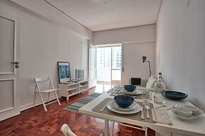 Portuguese Living Columbano Executive