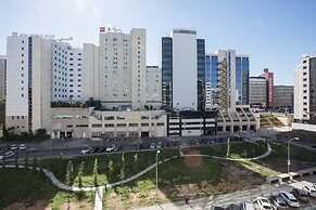 Portuguese Living Columbano Executive