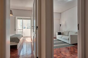 Portuguese Living Columbano Executive