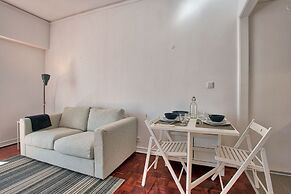 Portuguese Living Columbano Executive