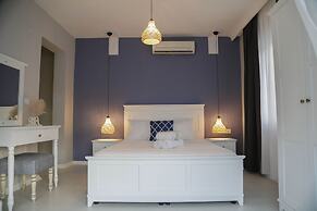 Elda Koyici Alacatı