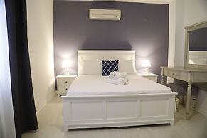 Elda Koyici Alacatı