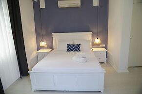 Elda Koyici Alacatı