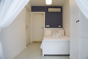 Elda Koyici Alacatı