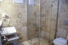 Elda Koyici Alacatı