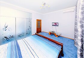 Hotrent Baseina Street Area