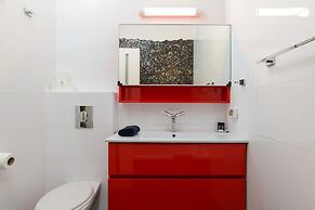 Family Apt & Private Garden near Beach by FeelHome