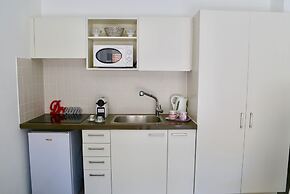 Enjoy Carmel Market Neve Zedek and Beach