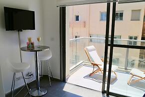 Enjoy Carmel Market Neve Zedek and Beach