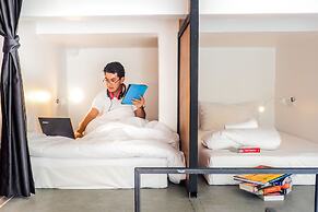 Book a Bed Poshtel - Hostel