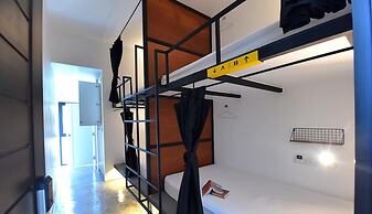 Book a Bed Poshtel - Hostel