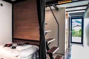 Book a Bed Poshtel - Hostel