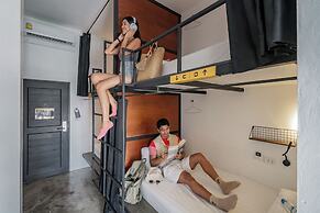 Book a Bed Poshtel - Hostel