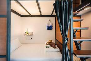 Book a Bed Poshtel - Hostel