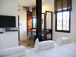 Book a Bed Poshtel - Hostel