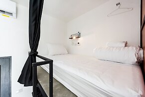 Book a Bed Poshtel - Hostel