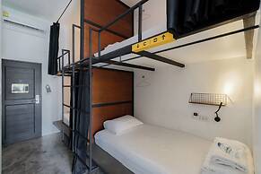 Book a Bed Poshtel - Hostel