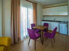 Clementine Suits Sigacik