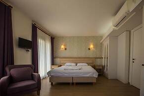 Clementine Suits Sigacik