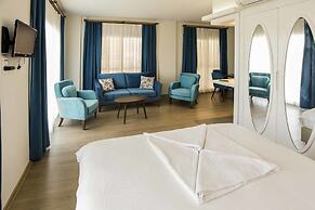 Clementine Suits Sigacik