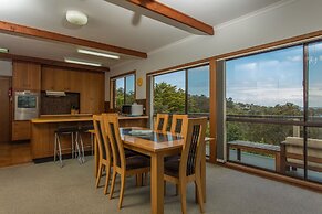 'Cliff 64' Cliff Top Home