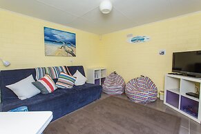 'Cliff 64' Cliff Top Home