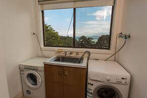 'Cliff 64' Cliff Top Home