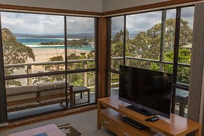 'Cliff 64' Cliff Top Home