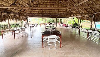 Drift Inn Cayo