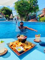 Drift Inn Cayo