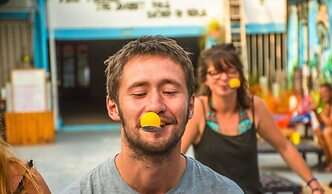 Wonderland Hostel By GB Collection