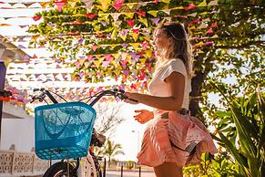 Wonderland Hostel By GB Collection