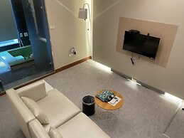 YA-NOLD Hot Spring Hotel