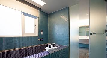 YA-NOLD Hot Spring Hotel