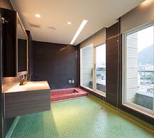 YA-NOLD Hot Spring Hotel