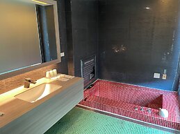 YA-NOLD Hot Spring Hotel