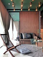 Wong's Homestay at Regalia Residence