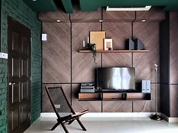 Wong's Homestay at Regalia Residence