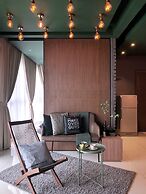 Wong's Homestay at Regalia Residence