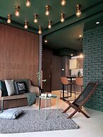 Wong's Homestay at Regalia Residence