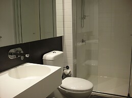 Southern Cross CBD Apartment