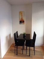 Southern Cross CBD Apartment