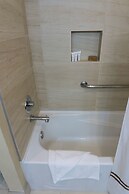 Renovated Studio with All of the Necessities by RedAwning - Save 20% o